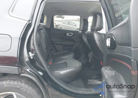 2022 Jeep Compass Trailhawk 4X4 z USA, uszkodzony, nr VIN 3C4NJDDB2NT114632